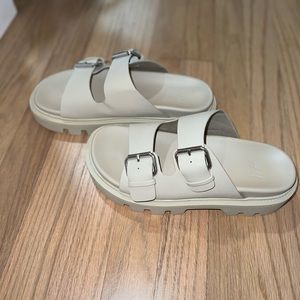 H&M Chunky slides